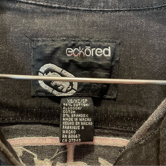 Ecko Red Embroidered Black Denim Cropped Jean Jacket Size Extra Small - Picture 3 of 6